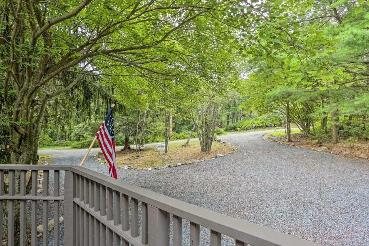 Serene Long Pond Home With Game Room And Beach Access! Bagian luar foto